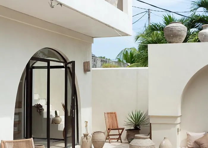 Bella - Stylish 3-bedroom Oasis With Mediterranean Charm アパート チャングー