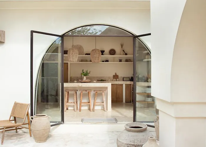 アパート Bella - Stylish 3-bedroom Oasis With Mediterranean Charm