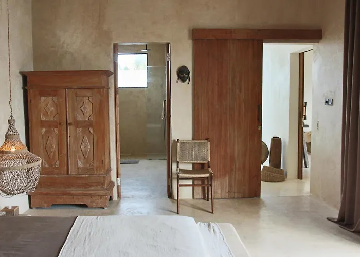 Bella - Stylish 3-bedroom Oasis With Mediterranean Charm