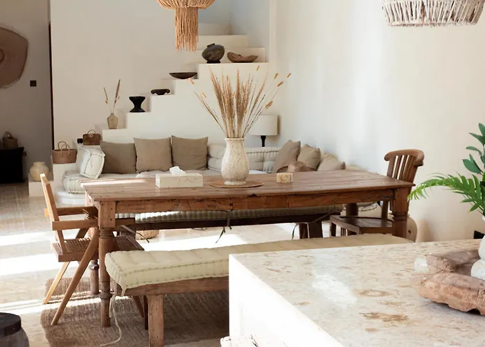 Bella - Stylish 3-bedroom Oasis With Mediterranean Charm チャングー