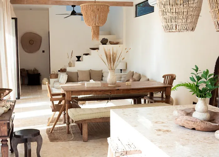 Bella - Stylish 3-bedroom Oasis With Mediterranean Charm *