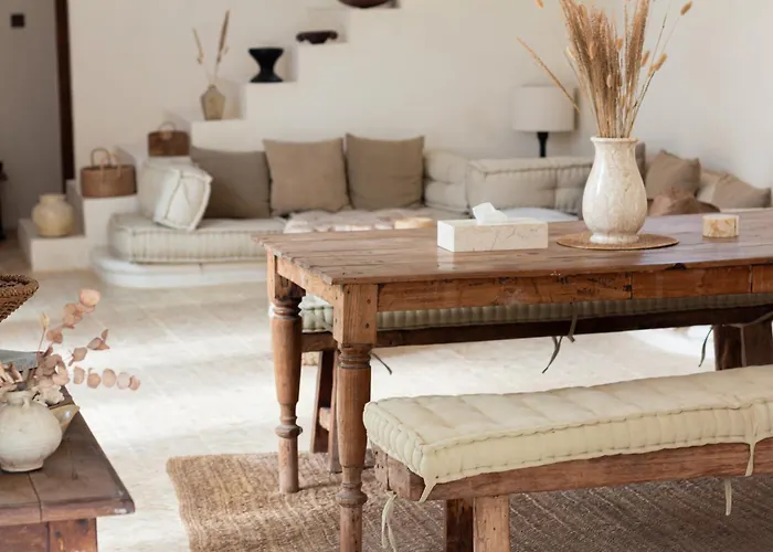 Bella - Stylish 3-bedroom Oasis With Mediterranean Charm
