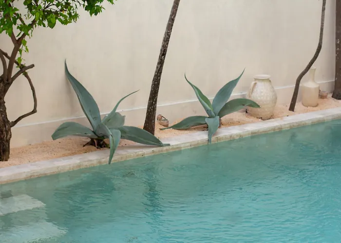 Bella - Stylish 3-bedroom Oasis With Mediterranean Charm *