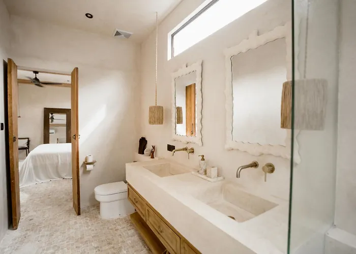 Bella - Stylish 3-bedroom Oasis With Mediterranean Charm アパート チャングー